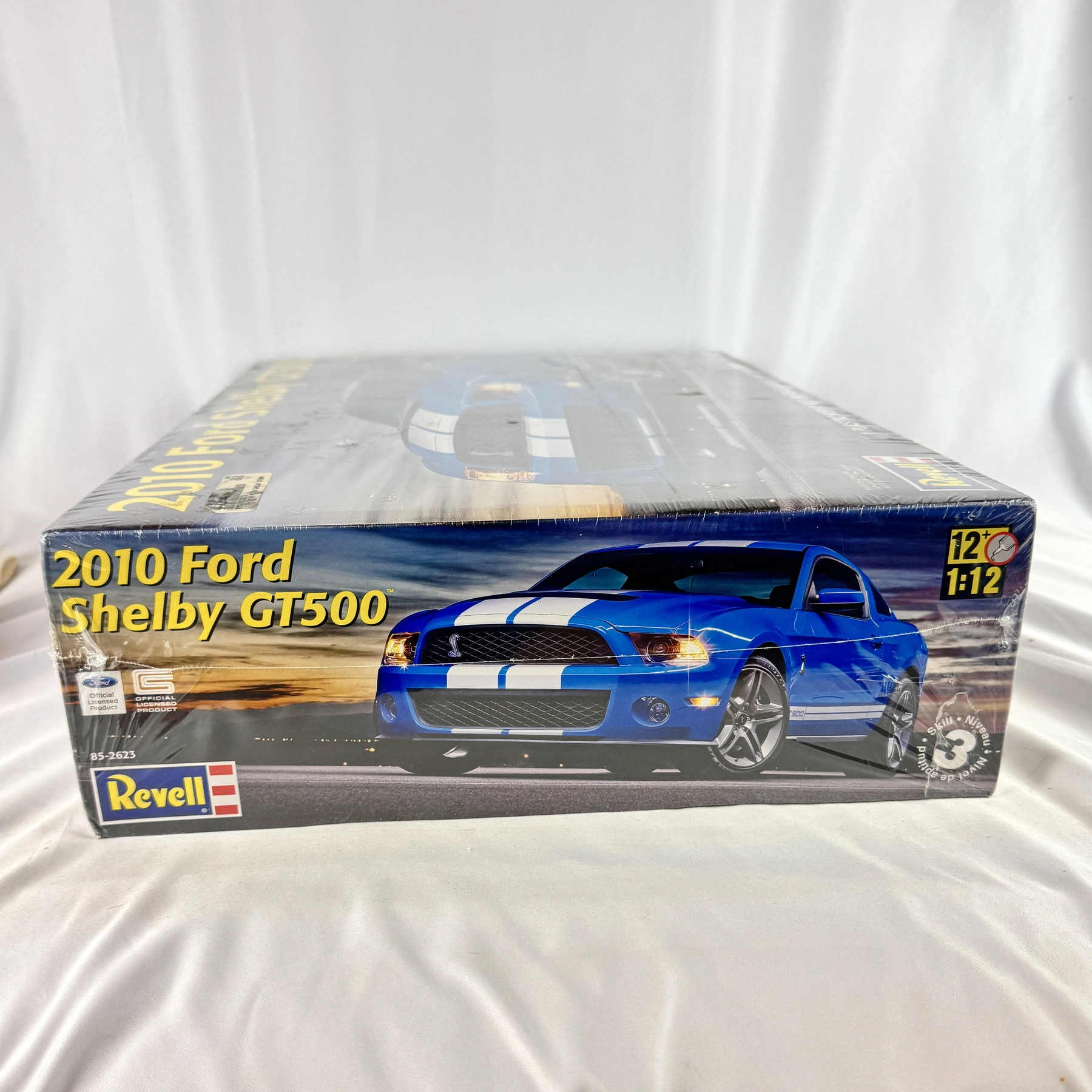 Revell 2010 Ford Shelby GT500 1:12 Scale Model Kit Skill 3 Sealed 85-2623 - Image 6