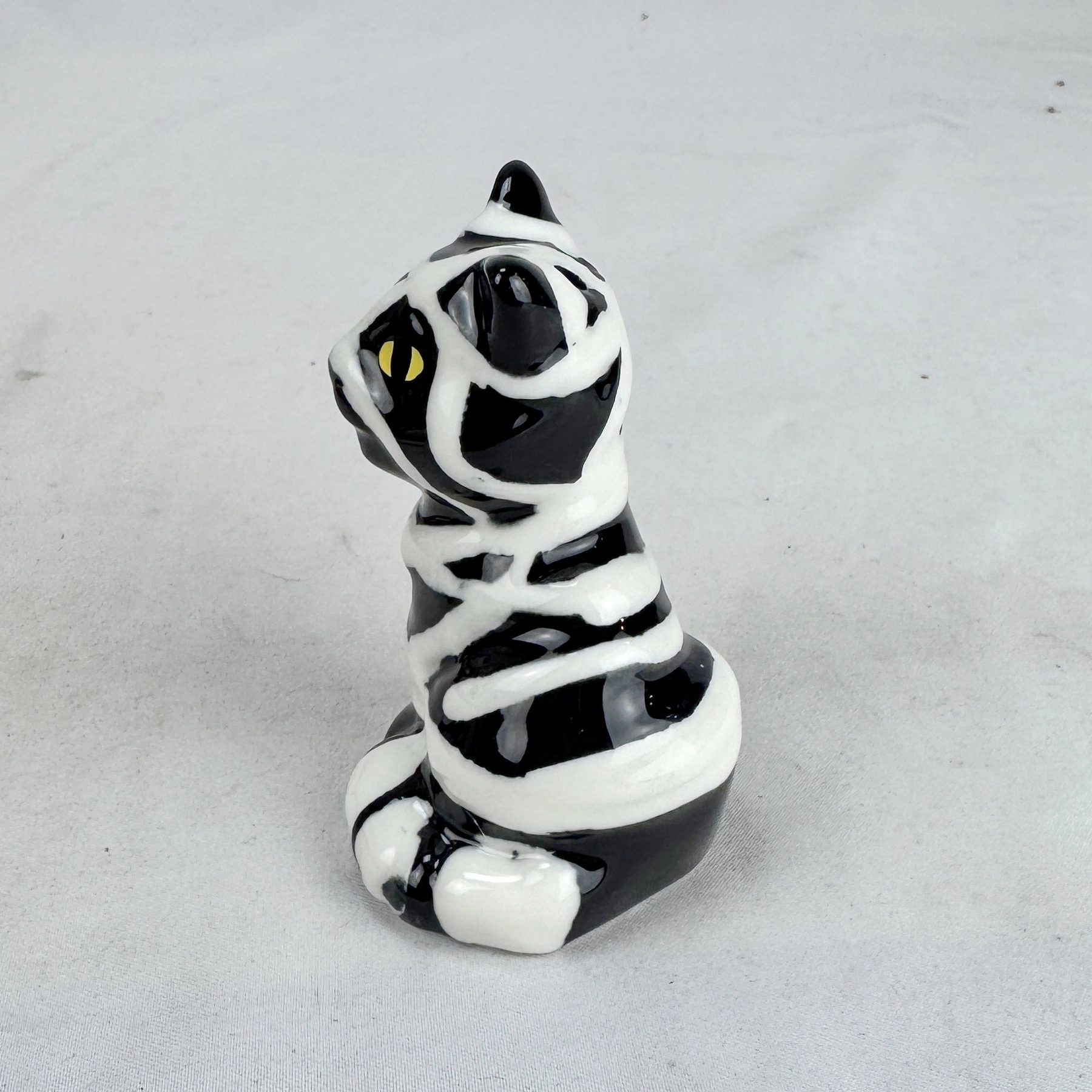 Cracker Barrel CAT MUMMY Mini Salt Shaker Halloween - Image 4