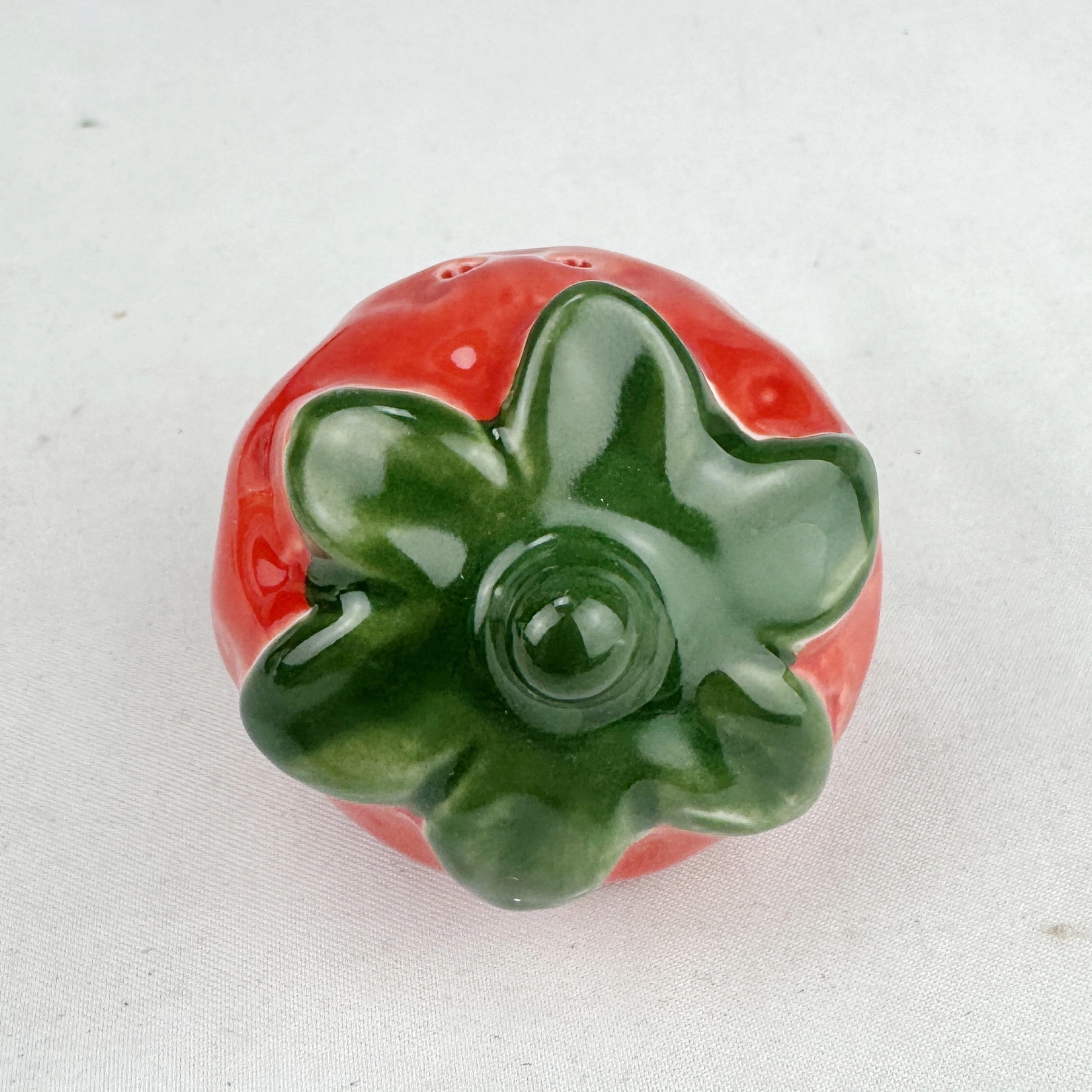 Cracker Barrel STRAWBERRY Mini Salt Shaker - Image 5
