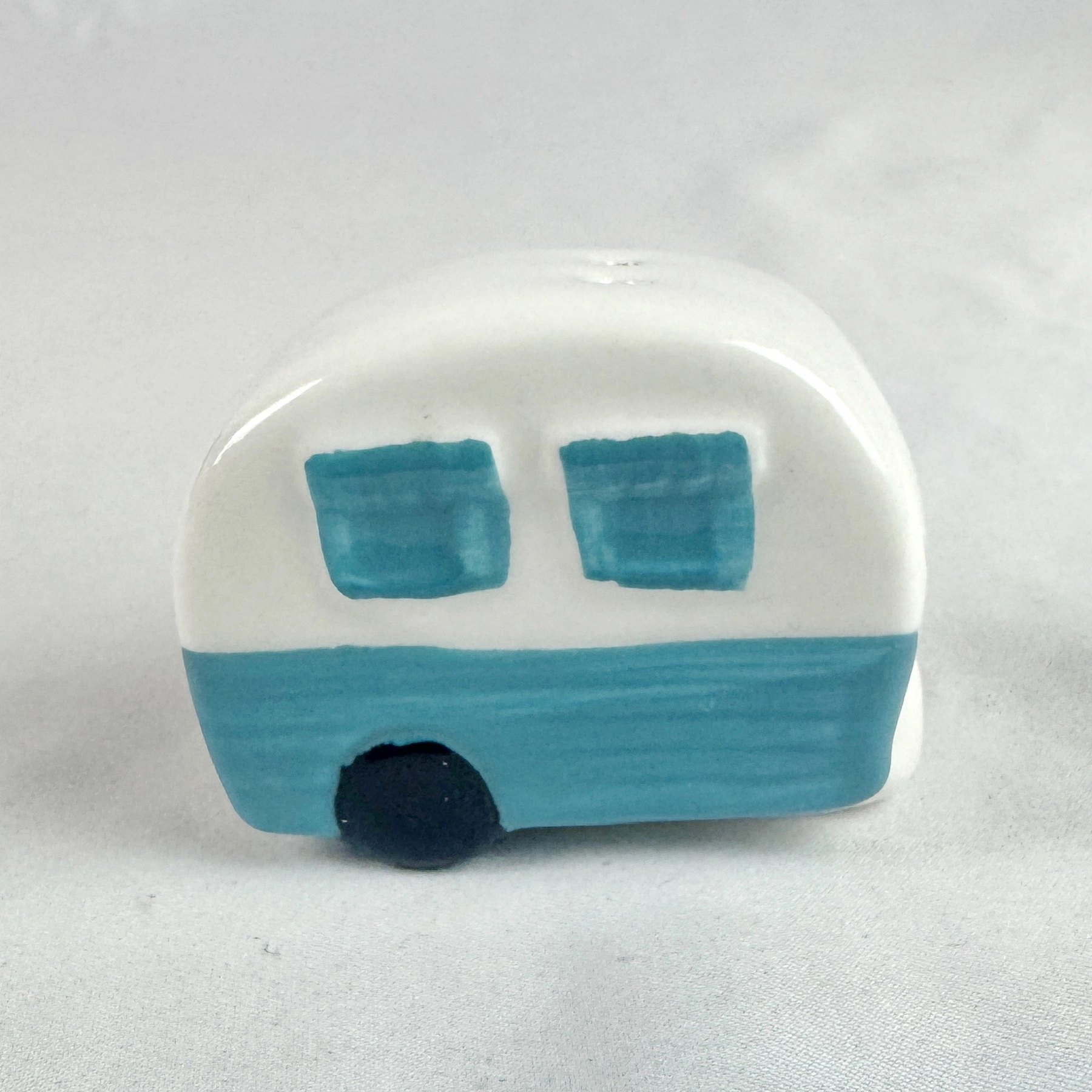 Cracker Barrel CAMPER Mini Salt Shaker - Image 4