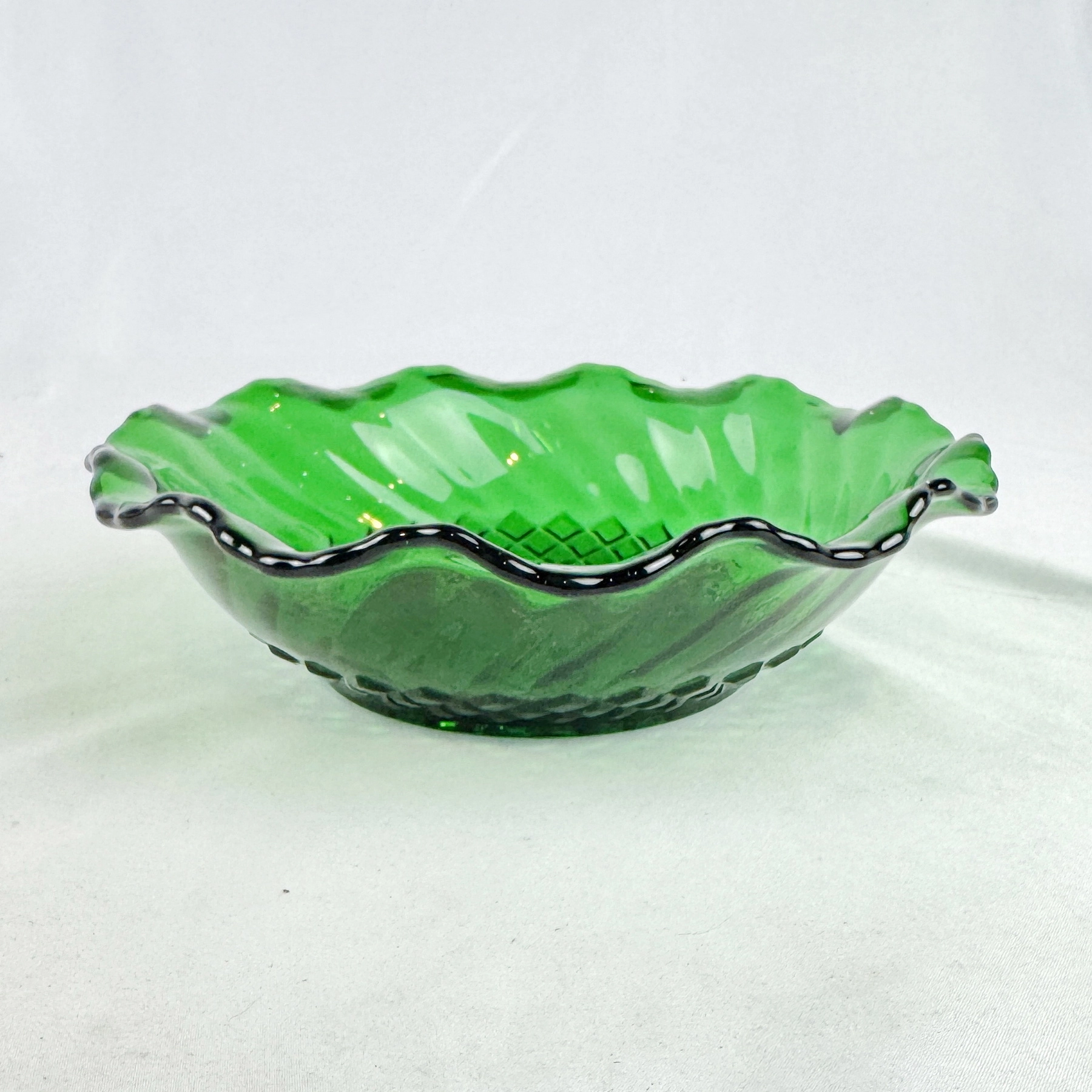 Vintage Emerald Green Depression Glass Console Bowl Scalloped Rim Diamond Cut