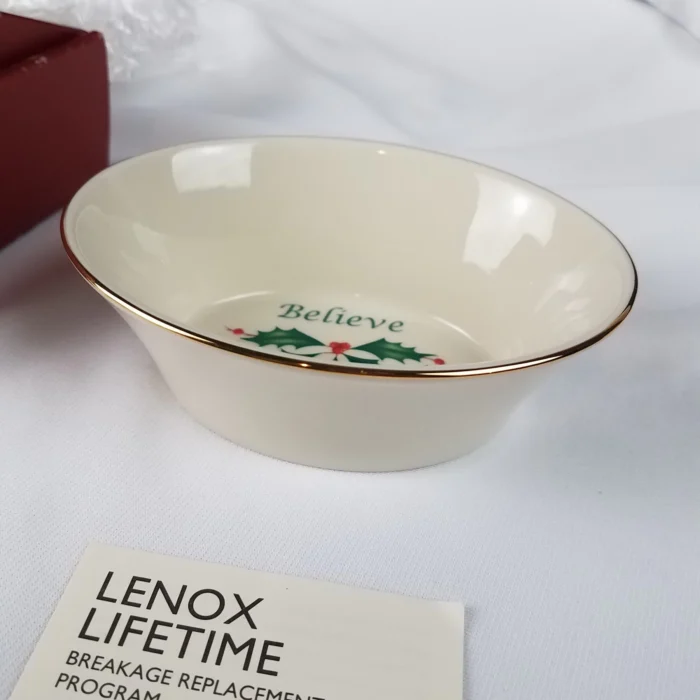 Lenox HOLIDAY Oval Believe Dish Dimension